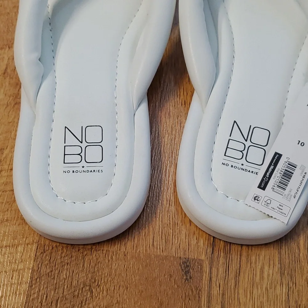 No Boundaries Womans Memory Foam White Thong Sandals‎ Size 10 NWT